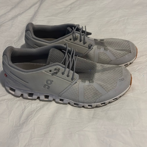 On Cloud Tennis Shoes - Picture 1 of 1